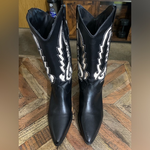 Billini Shoes - Billini Norva boots black/ bone women’s black size 7. Preowned